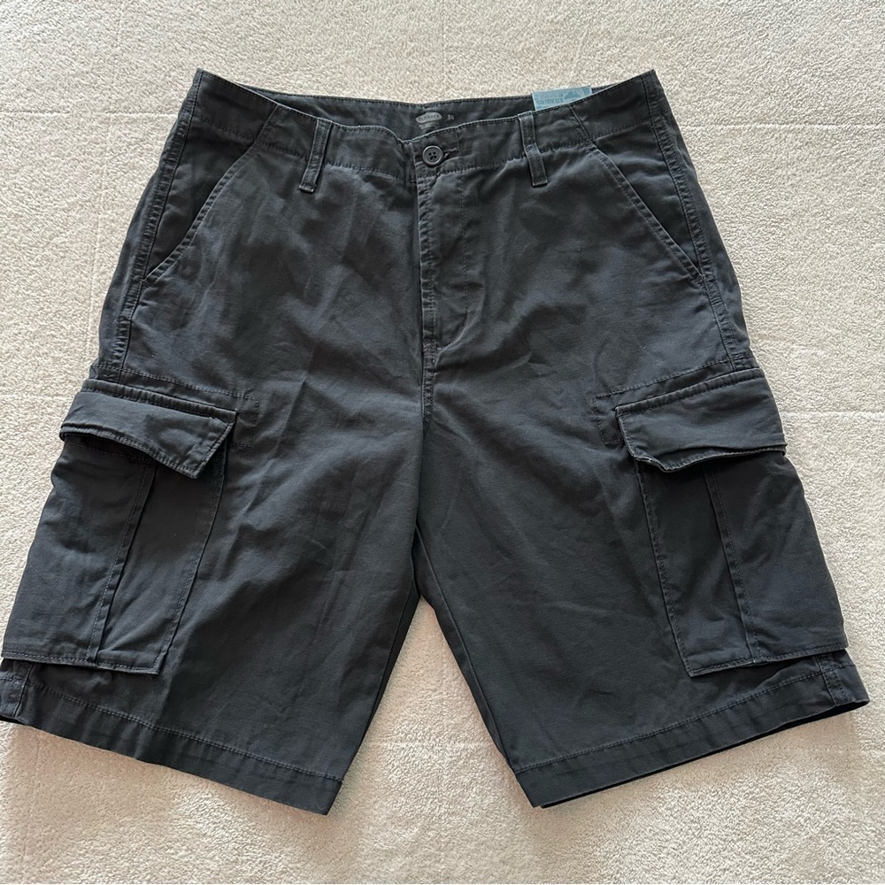 NEW NWT Old Navy Gray Straight Cargo Shorts 11” inseam 34